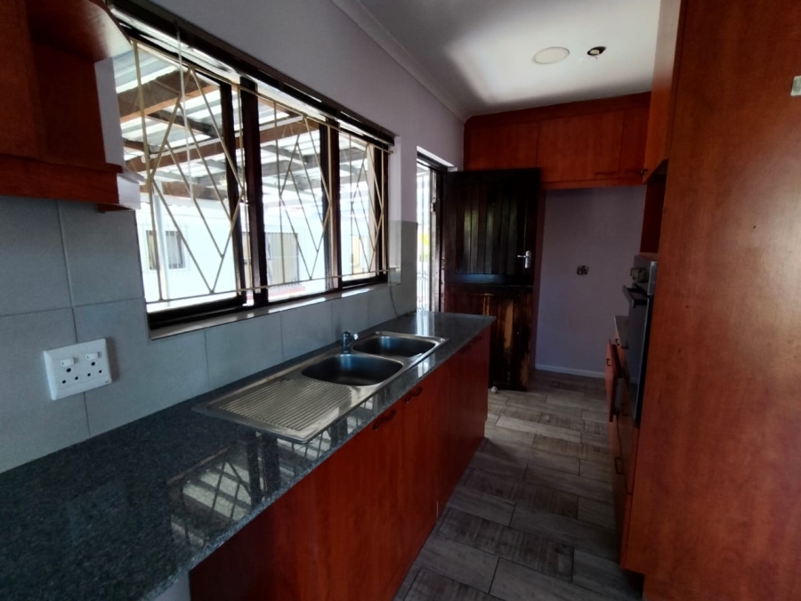 To Let 3 Bedroom Property for Rent in Loucharmante Western Cape
